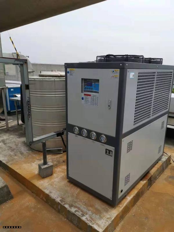 風冷式冷水機使用現場